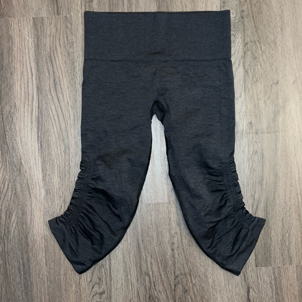 Lululemon In the Flow Heathered Dark Grey Crop